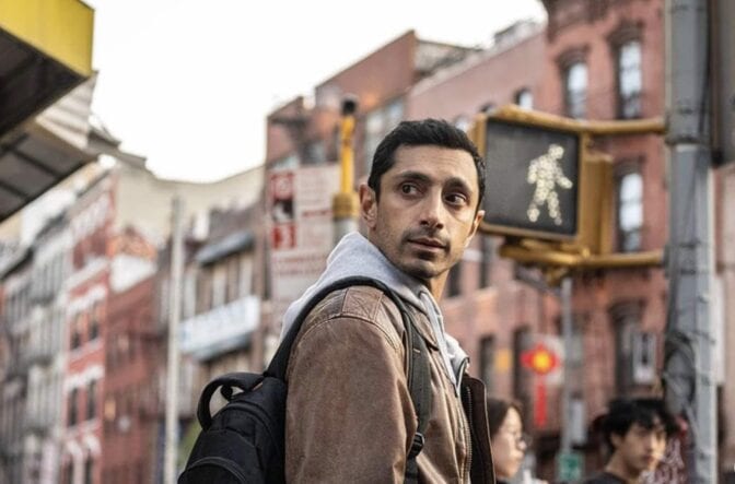 Riz Ahmed holder seg i forkant i den underholdende konspirasjonsthrilleren "Relay