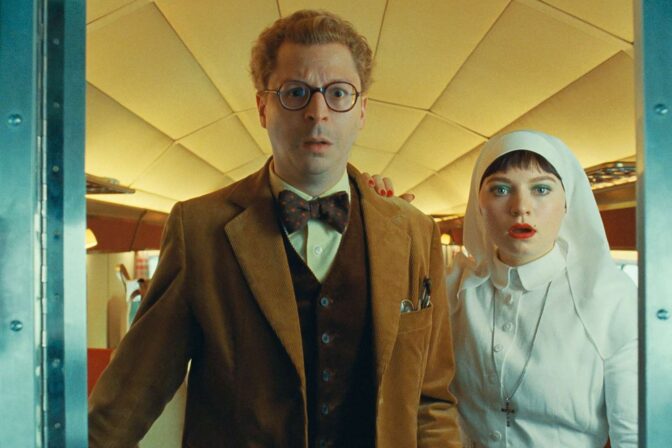 Michael Cera i "The Phoenician Scheme".