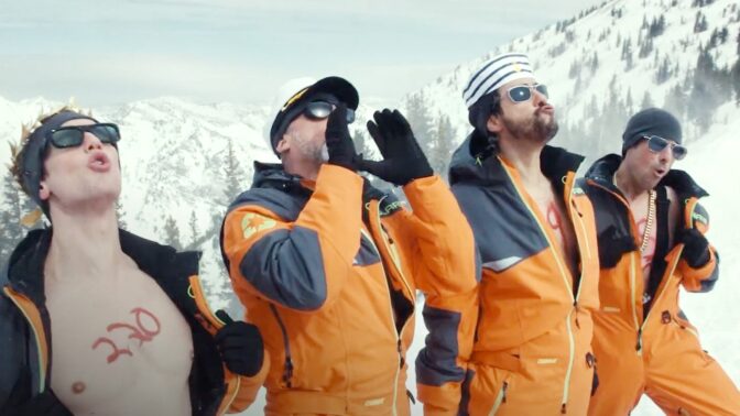 Steve Carell, Jason Schwartzman, Cory Michael Smith og Ramy Youssef i hovedrollene.