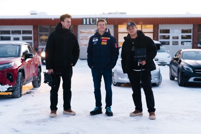F.v: Stian Engh, Johannes Høsflot Klæbo og Ola Høsflot Klæbo. Foto: Klæbo Media