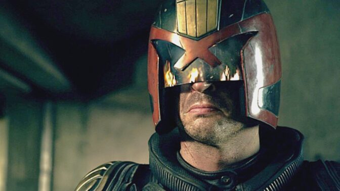 Karl Urban som Judge Dredd i filmen med samme etternavn.
