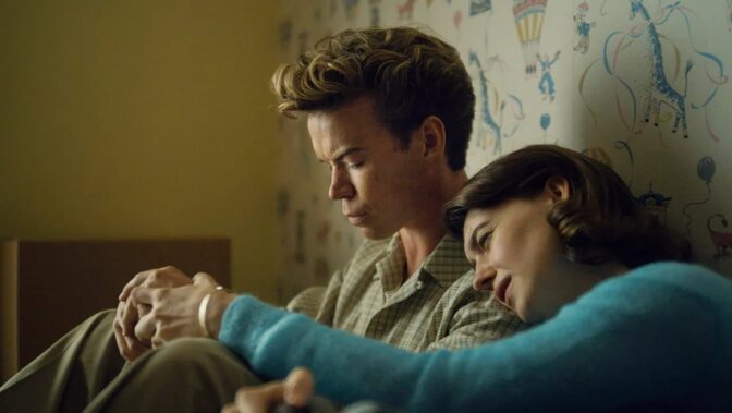 Litt kos med Will Poulter og Daisy Edgar-Jones.