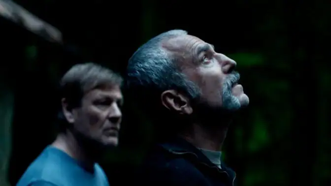 Sean Bean spiller Jem Stoker, broren som kommer på besøk i skogen til Ray Stoker (Daniel Day‑Lewis).