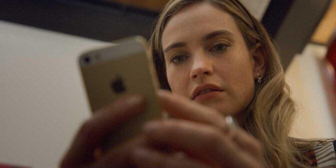 Lily James i "Swiped"