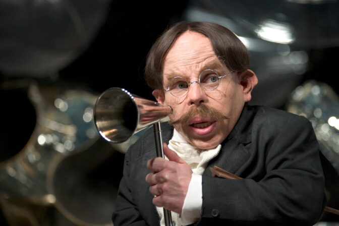 Warwick Davis som Filius Flitwick i "Harry Potter"-filmene.