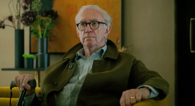 Jonathan Pryce som David Cartwright i den populære TV-serien "Slow Horses" på Apple TV .