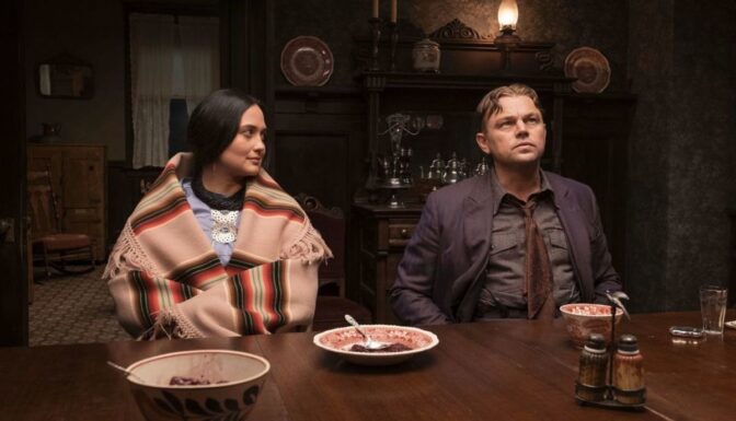 Lily Gladstone som Mollie Burkhart og Leonardo DiCaprio som  Ernest Burkhart i "Killers of The Flower Moon".
