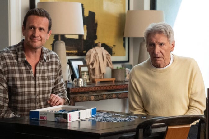 Jason Segel og Harrison Ford i sesong 3 av 'Shrinking'.