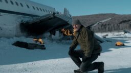 Massemordere overlever en flyulykke i det snødekte Alaska – og en ny thriller er født