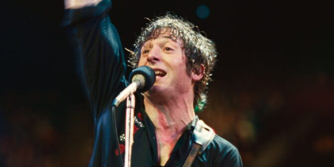 Jeremy Allen White som Bruce Springsteen.