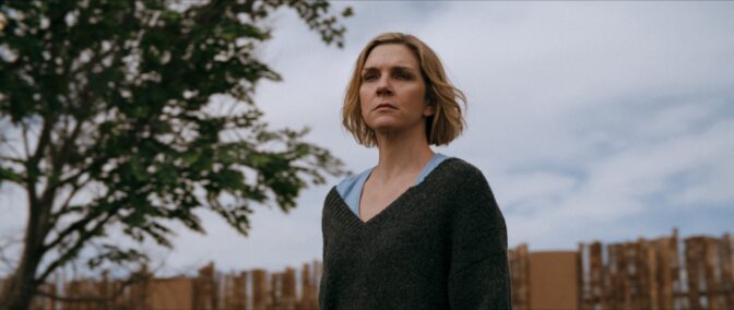 Vince Gilligan skrev hovedrollen i den mystiske "Pluribus" spesielt for Rhea Seehorn.