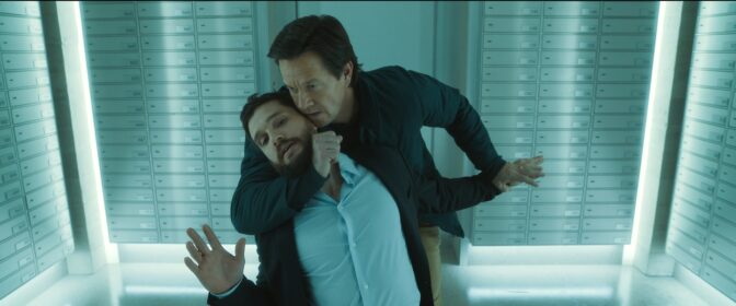 Mark Wahlberg og Kit Harington i den nye actionkomedien "The Family Plan 2".