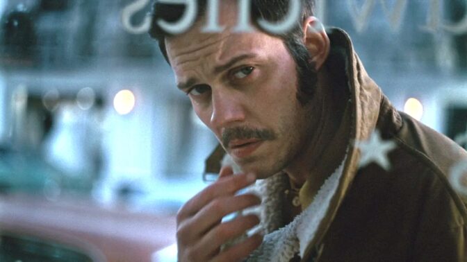 Bill Skarsgård tar desperate grep i "Dead Man's Wire".