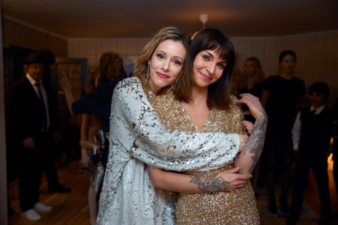 Felicia Danielsson og Ida Elise Broch i "Hjem til jul"