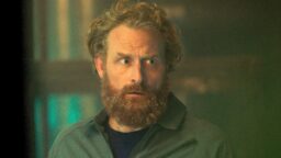 Kristofer Hivju klar med ny britisk thrillerserie – spiller geni som skaper et «supermonster»!