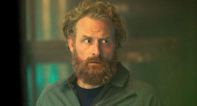 Kristofer Hivju blir en del av "Luther"-skaperens nye mysterieserie "The Iris Affair" på SkyShowtime.
