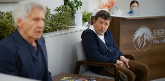 Harrison Ford og Michael J. Fox i sesong 3 av "Shrinking"