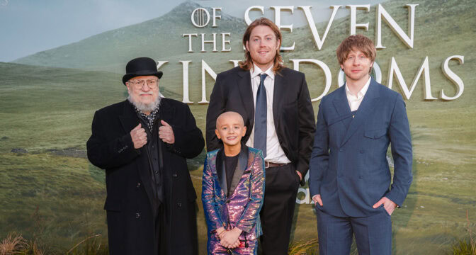 Fra venstre: George R.R. Martin, Dexter Sol Ansell, Peter Claffey og showrunner Ira Parker.