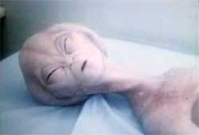 Stillbilde fra TV-filmen «Roswell: The U.F.O. Cover-Up».