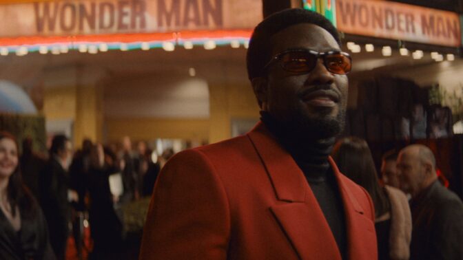 Yahya Abdul-Mateen II som Simon Williams i «Wonder Man».