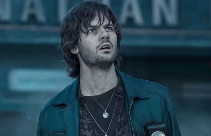 Jeremy Irvine som James Sunderland i «Return To Silent Hill»