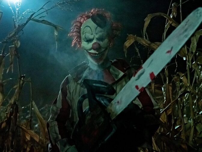 En klovn i maisåkeren