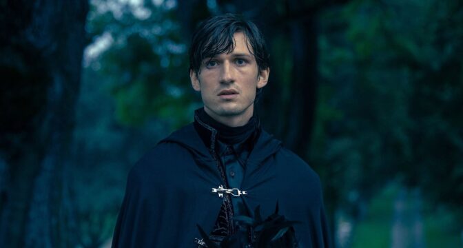 Isac Calmroth spiller hovedrollen og har også skrevet manuset.