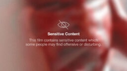 Se skrekkfilmplakatene som får kinoene til å se rødt: «For ubehagelige»