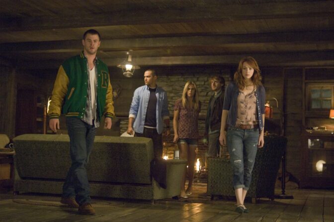 Klisjeer og kaos i «Cabin in the Woods», men vi vil jo gjerne se enda mer? Bilde: Lionsgate