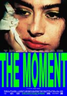 Anmeldelse: «The Moment» – En sløv og vag satire med Charli XCX
