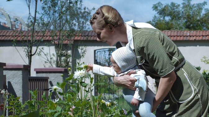 Mørk familieidyll i «The Zone of Interest».