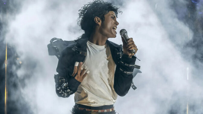 Jaafar Jackson som sin onkel Michael Jackson i «Michael».