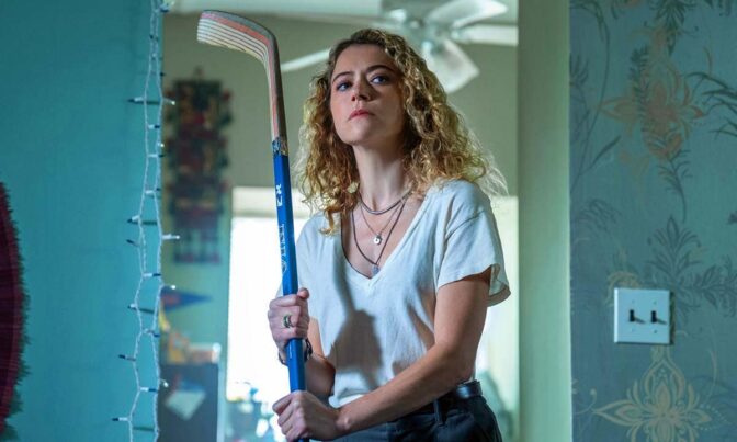 Tatiana Maslany spiller alenemoren Paula i den nye thrilleren «Maximum Pleasure Guaranteed».