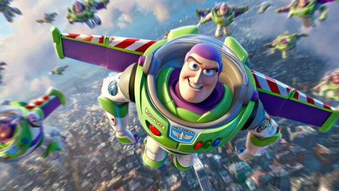 Buzz Lightyear, Buzz Lightyear, Buzz Lightyear og... enda flere Buzz Lightyears...