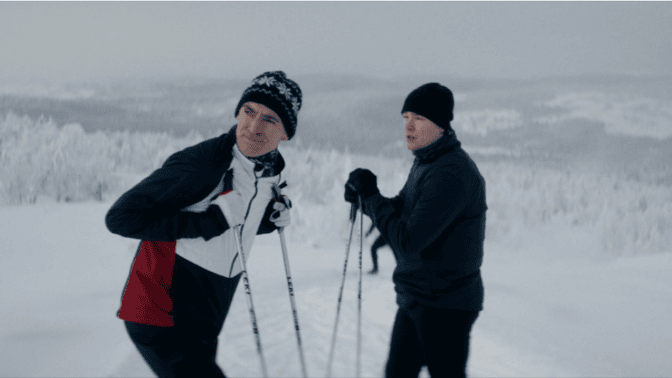 Erland Bakker som statsminister Thorvald Astrup og Jonas Oftebro som livvakt Tom Myhren.
