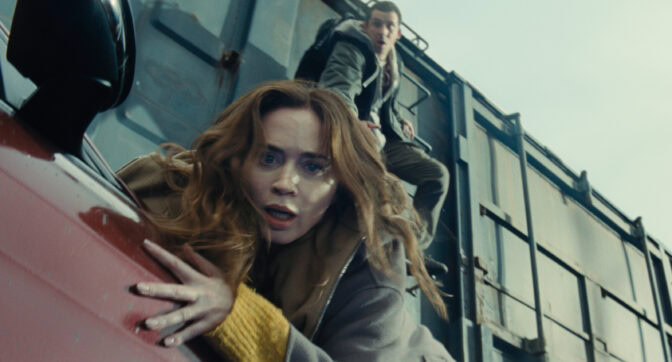 Emily Blunt og Josh O'Connor 