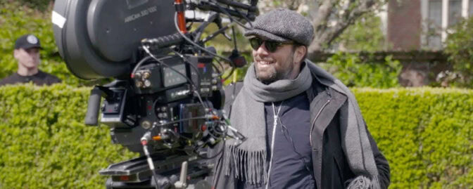 Yorgos Lanthimos under innspillingen av «Kinds of Kindness».