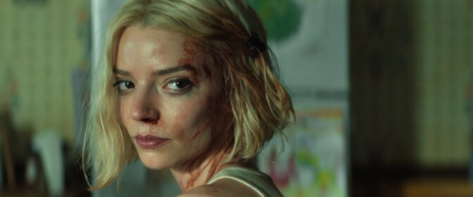 Anya Taylor-Joy løfter skuespillerkunsten sin til et nytt nivå gjennom arbeidet med den nye thrillerserien «Lucky» på Apple TV.