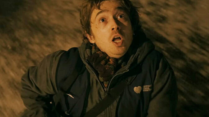 Austin Abrams ser opp i «Resident Evil».