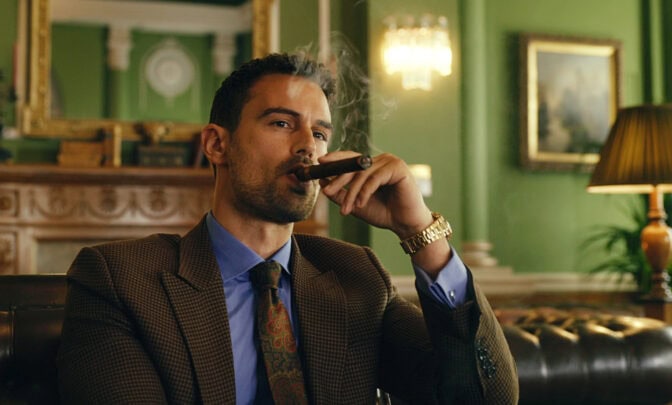 Theo James i «The Gentlemen», Ritchies første TV-serie.