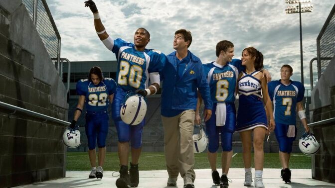 Kyle Chandler leder an i «Friday Night Lights»