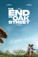 Anmeldelse: «The End of Oak Street» – Overraskende fengende og morsomt tullball