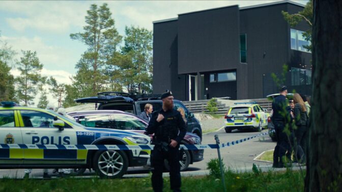 Miniserien «Blodsoffer» har premiere denne uken.