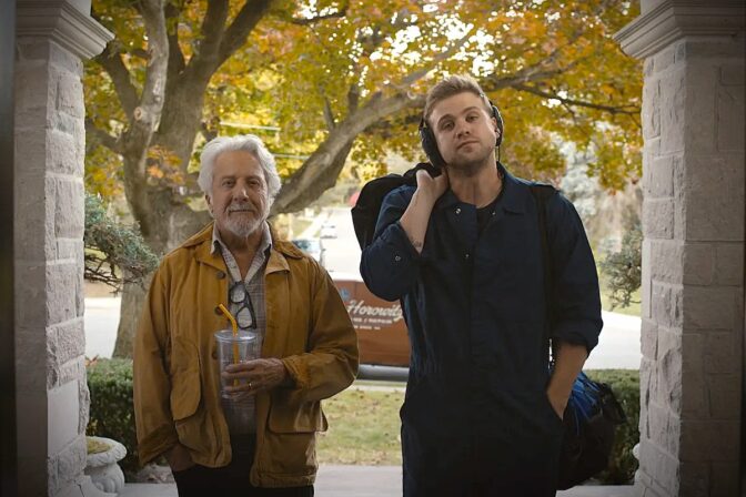 Dustin Hoffman og Leo Woodall.