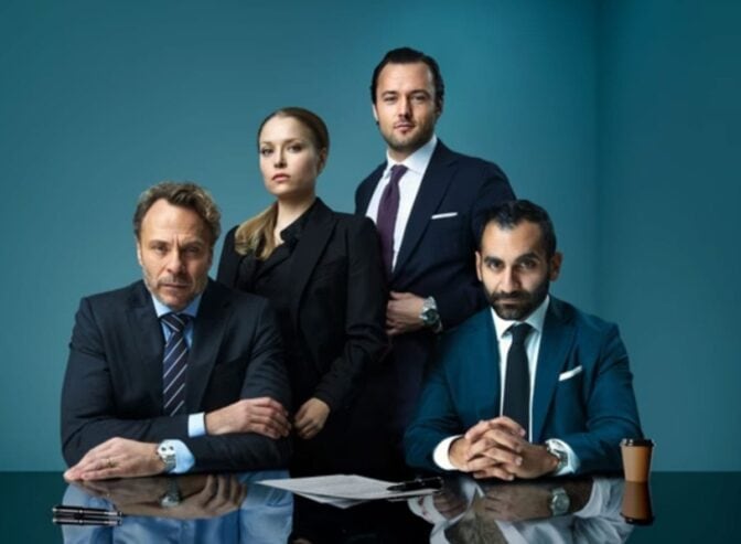 «Bikkjer» er en av årets beste svenske serier.