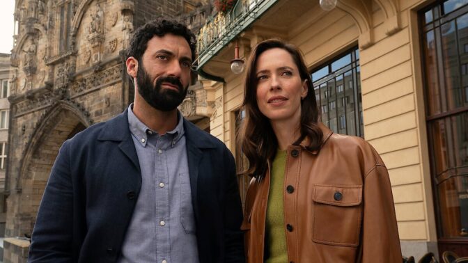 Morgan Spector og Rebecca Hall spiller inn «Den ytterste hemmeligheten»