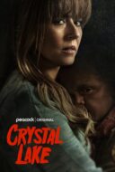 Anmeldelse: «Crystal Lake» – Mamma Voorhees er tilbake i en blodig og tåpelig, men ambisiøs TV-prequel