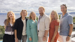 Kristofer Hivju klar for svensk stjernefylt romcom