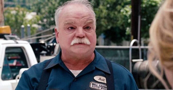 Richard Riehle i «Bridesmaids».